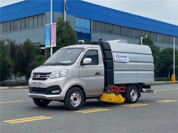 東風小型掃路車